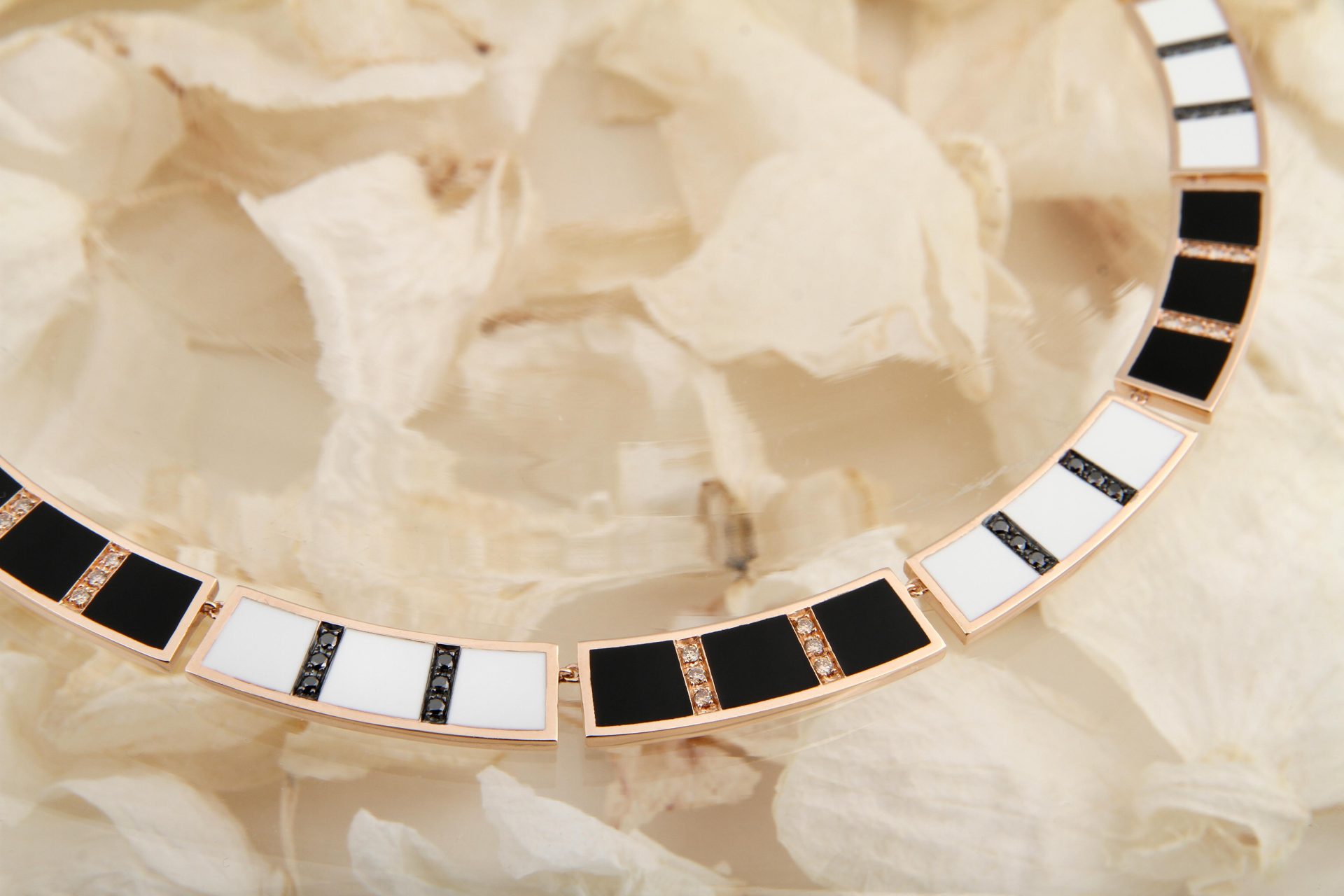 Arco Necklaces