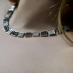 DÉCO NECKLESWhite gold 18kt gr 50,71White diamonds Ct 7.60Black diamonds Ct 8,00Euro 35.000,00
